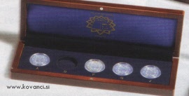 kaseta lesena za 5 x 2€